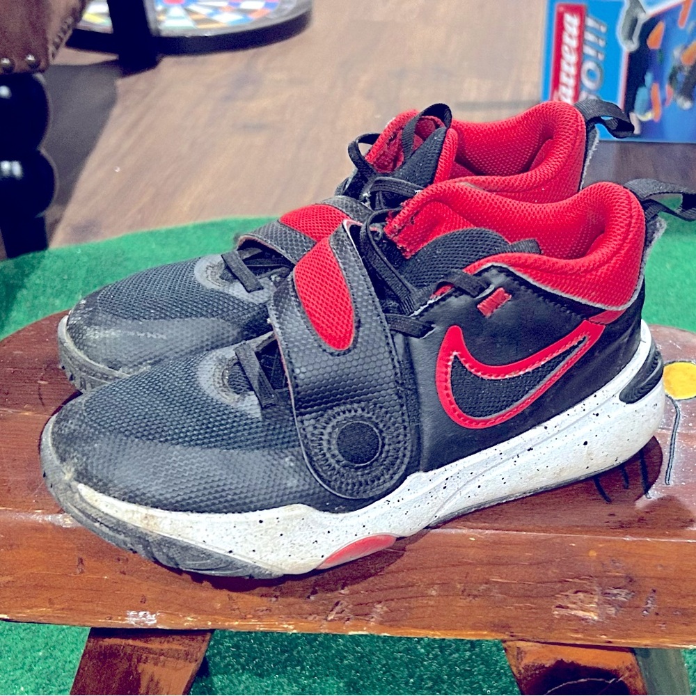 Nike Kids Black and Red Athletic Sneakers